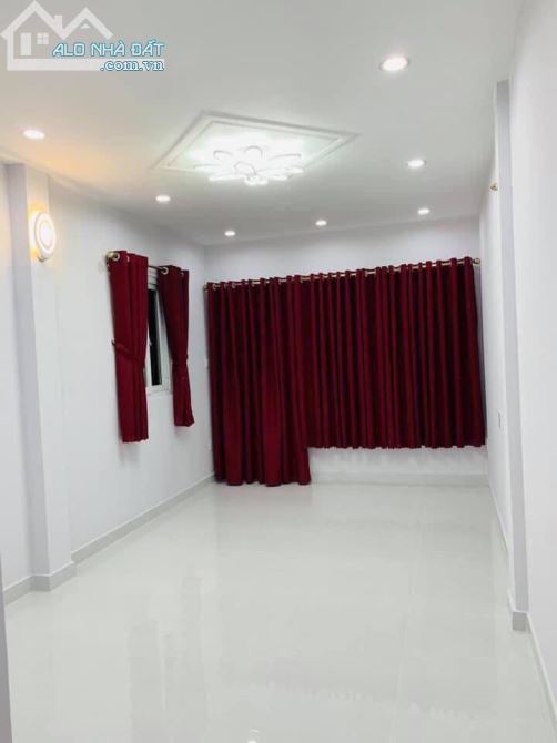 Bán nhà MT KD Nguyễn Trọng Tuyển, P8, Phú Nhuận, 40m2, 3 tầng. Ninh mặt tiền. - 2