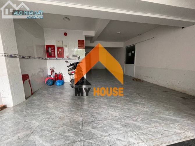 Toà nhà cao to ngất ngưởng ngay TT Q2 hầm thang máy mới xây luôn khách ơi - 4