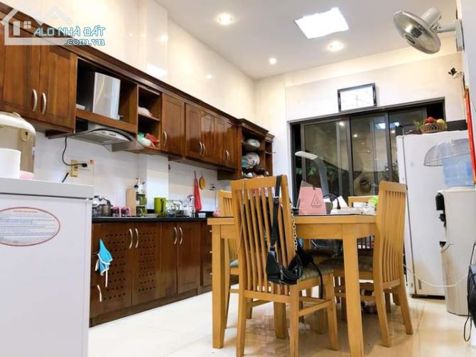 CẦN BÁN CĂN NHÀ LÔ GÓC,KHƯƠNG TRUNG THANH XUÂN:44M2 GIÁ 5,5 TỶ - 4