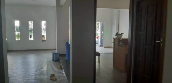 BÁN KHÁCH SẠN GẦN NGÃ BA ÔNG XÃ DĨ AN BINH DƯƠNG, DT 200M2 TRÊT 3 LẦU ,THANG MÁY, 19P - 4