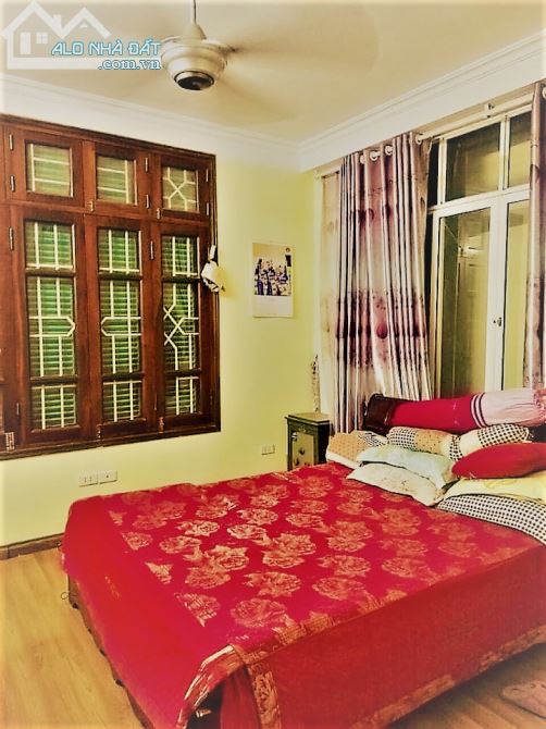 Bán Nhà Mặt ngõ ô tô phố Đội Cấn Ba Đình, 66m2 MT 4m, vỉa hè, KD, Giá 14,6 tỷ.