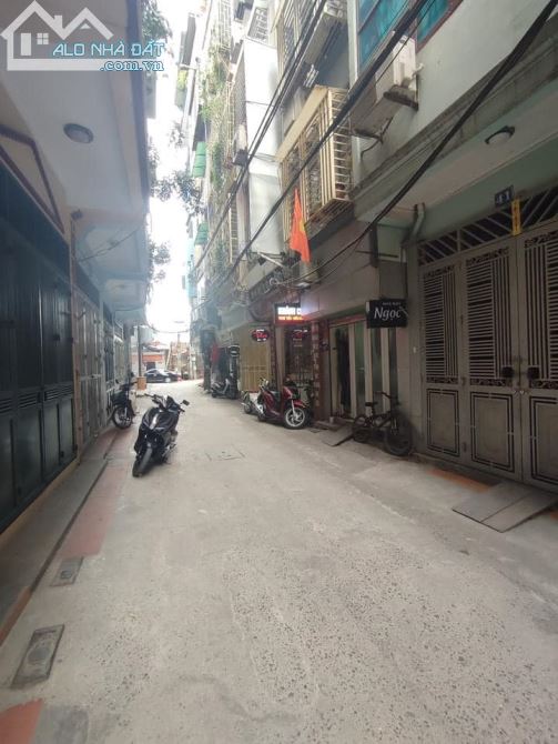 Bán nhà 5 tầng phố Nguyễn Phúc Lai, Ngõ thông sang phố Láng Hạ, 48m2 Mt 4m giá 8,9 tỷ