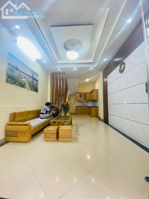 BÁN GẤP NHÀ ĐẸP PHỐ HOÀNG MAI, HÀ NỘI - 42M2, 5 TẦNG, CHỈ 6.5 TỶ