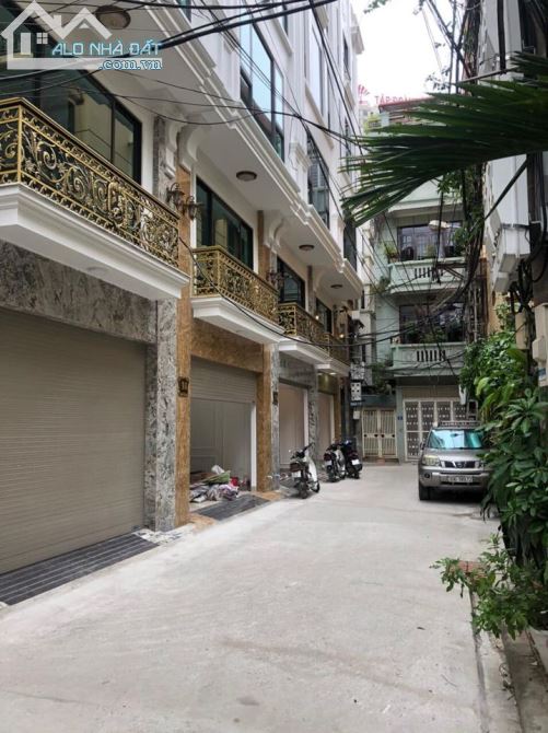 Bán nhà khu phân  phố Thái Hà, ô tô đõ cửa, kinh doanh, 45m2 x4 tầng giá 8,9 tỷ