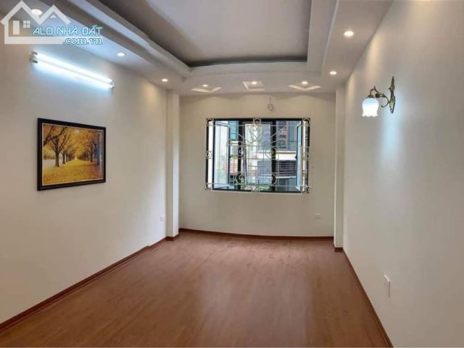 Bán nhà mặt ngõ rộng kinh doanh tốt phố Thái Thịnh, Dt 35m2 Mt 4m x4 tầng, giá 4,95 tỷ - 2