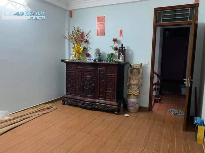 Bán Nhà Nguyễn Thái Học 55m2, 5 Tầng, Ô Tô Đỗ Cửa, Kinh Doanh, Chỉ 8.5 Tỷ.