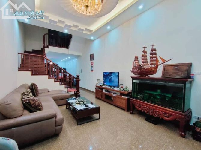 Bán nhà 4 tầng phố Lương Định Của, Dt 43m2, Mt 4m, Giá 4,9 tỷ, Ngõ thông sang Trường Chinh - 1