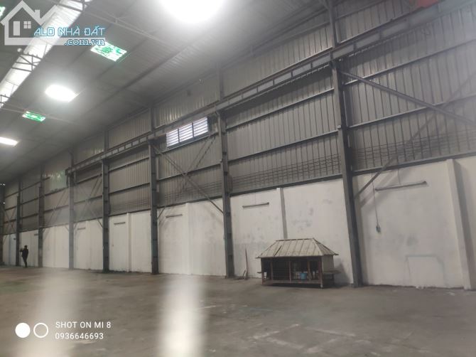 Cho thuê 2 kho 320m2 và 520m2 ở đường 5 gần Sở Dầu, gần trục đường chính, có cẩu trục - 1