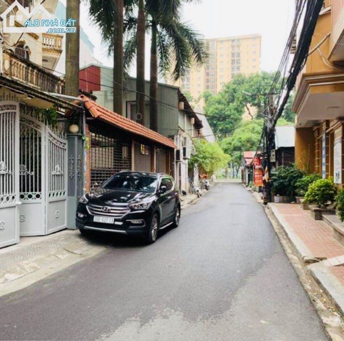 Bán nhà Lô góc khu phố Nguyên Hồng - Đống Đa, 5 tầng, mặt tiền đẹp , kinh doanh văn phòng - 1