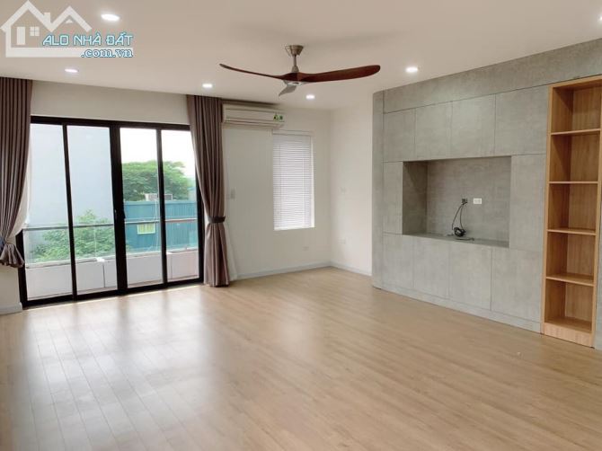 Bán nhà Lô góc khu phố Nguyên Hồng - Đống Đa, 5 tầng, mặt tiền đẹp , kinh doanh văn phòng - 3