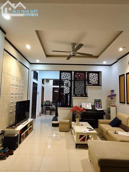 Bán nhà mặt ngõ Ô tô đỗ cửa cách mặt phố Chùa Bộc 30m Dt 48m2 x5 tầng, Mt 4m, Giá 7,9 tỷ - 1