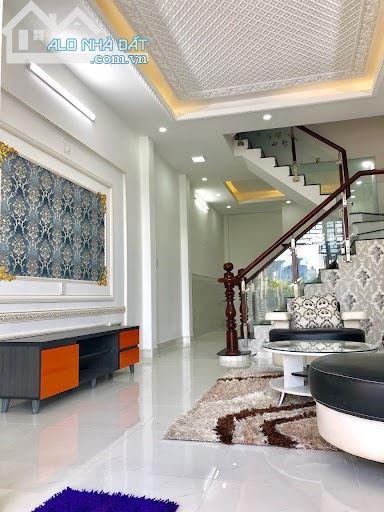 Cho thuê nhà 130m2 x 4tầng tại Nguyễn Chí Thanh, mặt tiền 7m, 2 ô tô tránh nhau, giá 23tr - 1