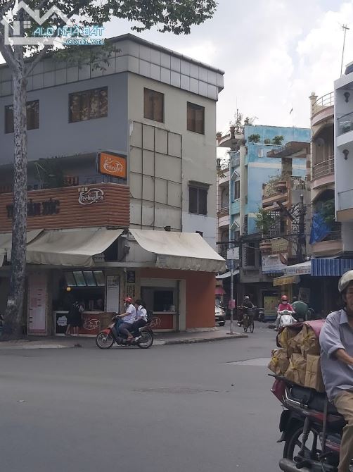 Nhà Quận 1, giá chỉ 35 tỷ, Mặt tiền kinh doanh thời trang, thu nhập cao - 1