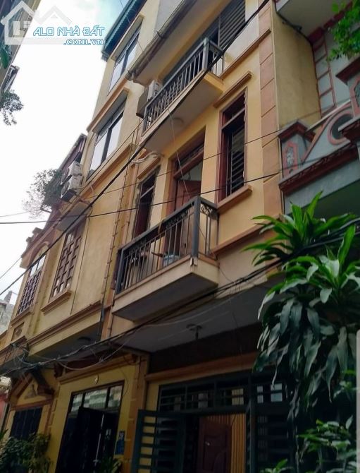 Bán nhà 5 tầng 1 nhà ra mặt phố Đặng Văn Ngữ, Dt 50m2 Mt 5m, Giá 8,1 tỷ