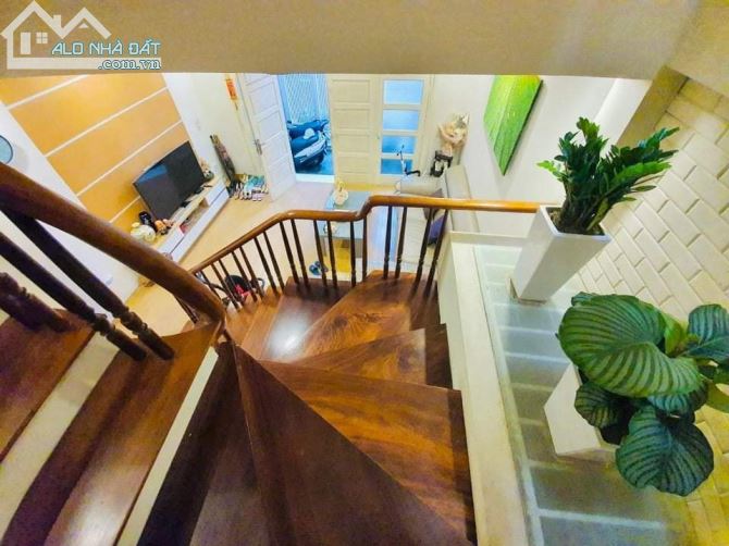 Bán nhà 5 tầng 1 nhà ra mặt phố Đặng Văn Ngữ, Dt 50m2 Mt 5m, Giá 8,1 tỷ - 3