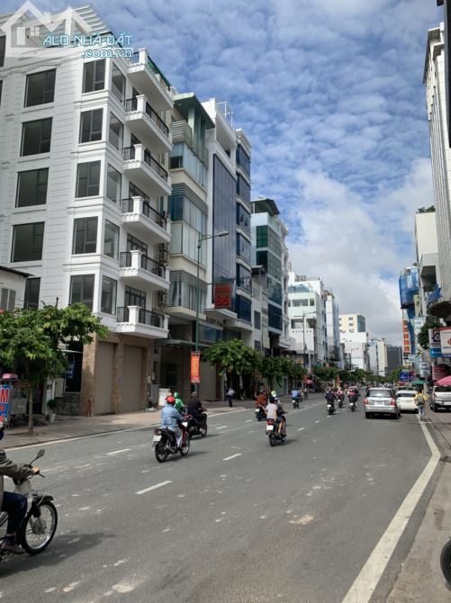 Bán nhà MT Nguyễn Kiệm, Phường 9, Phú Nhuận gần sân bay, DT: 9 x 40m, 360m2, giá: 53 tỷ