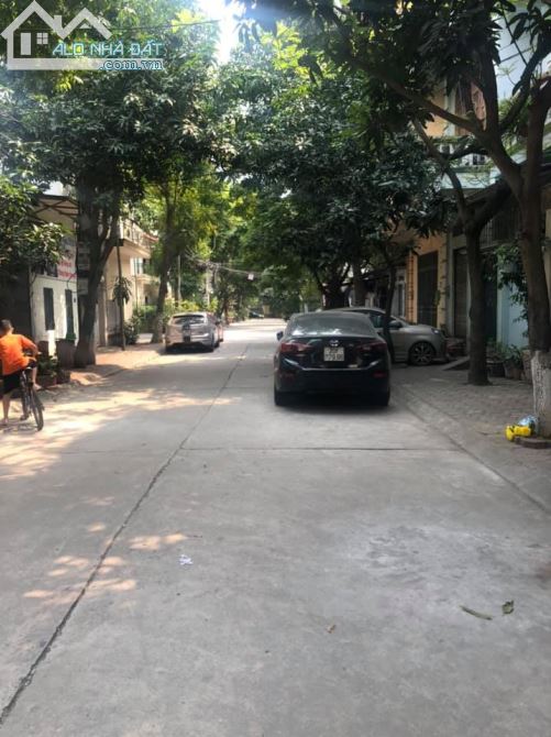 Bán đất 31haTrâu Quỳ, Gia lâm, 100m, mt 6m, phân lô vỉa hè kinh doanh