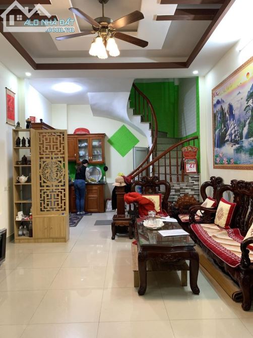 Bán nhà 4 tầng 1 nhà ra mặt phố Kim Giang, Dt 38m2 x4 tầng ,Mt 4m, Giá 4,7 tỷ