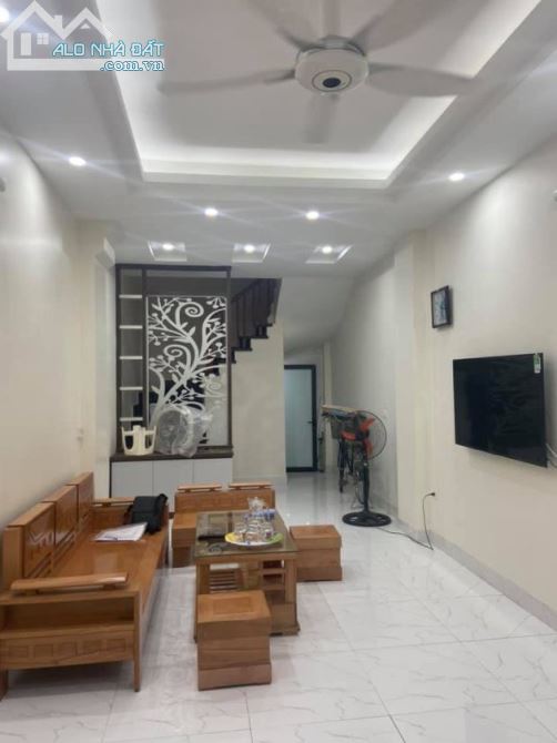 Bán nhà cách 1 nhà ra mặt phố Kim Giang, Dt 38m2 x4 tầng, Mt 4m, Giá 3,8 tỷ - 2
