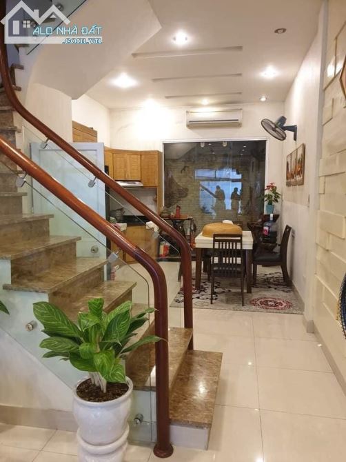 Bán nhà ngõ 167 Hào Nam, thông sang Vũ Thạnh, 47m2 x4 tầng Mt 4m giá 4,7 tỷ
