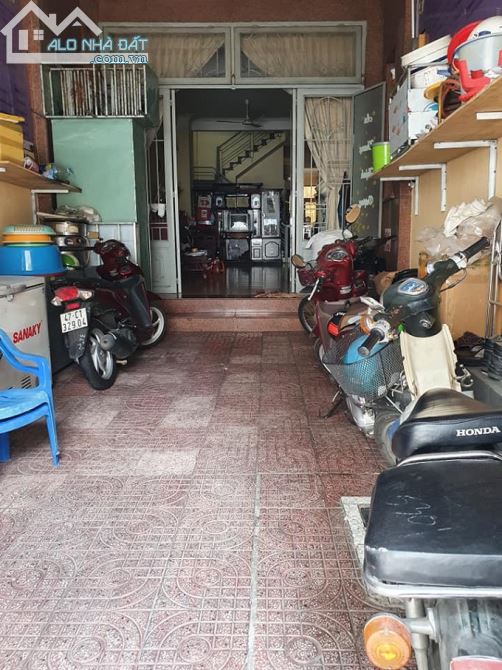 Xe ngủ trong nhà Phan Văn Trị, P11, Bình Thạnh, 142m2, 5 tầng, 11PN, nở hậu. - 1