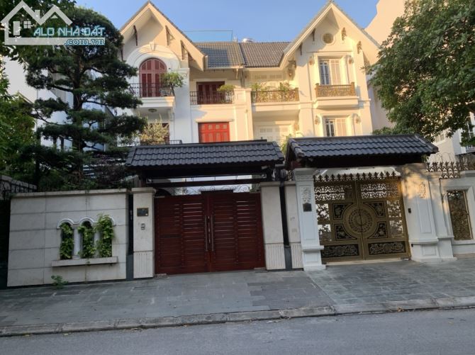 Bán Biệt Thự Khu Phố Đỗ Quang- Trung Hòa - Cầu Giấy Hà- Nội, 5 tầng 1 hầm .
