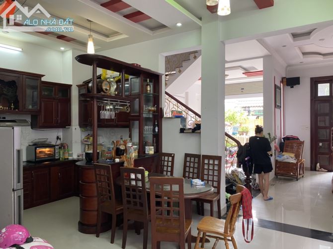Bán nhà biệt thự 1/ đường Bờ Bao Tân Thắng , DT : 8,5m * 19m , 2 lầu + ST , giá 14 tỷ - 1