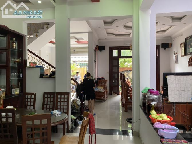 Bán nhà biệt thự 1/ đường Bờ Bao Tân Thắng , DT : 8,5m * 19m , 2 lầu + ST , giá 14 tỷ - 2