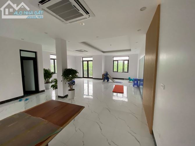 Bán biệt thự TT1 KĐT Thành Phố Giao Lưu, 2 mặt đường, hồ điều hòa.