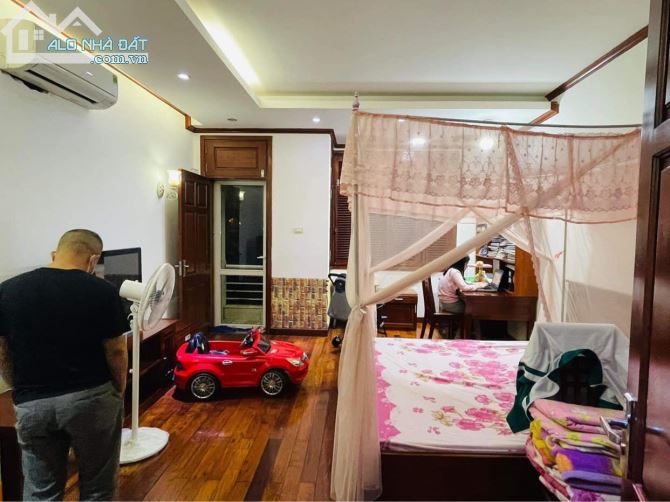 Cần bán gấp nhà LK Làng Việt Kiều Châu Âu, dt 80m, 4 tầng ,mt 4.5m, giá nhỉnh 16 tỷ - 4