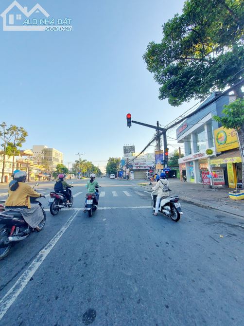 Nhà Góc 2 mặt tiền đường 3 tháng 2 Cần Thơ gần Đại Học Cần Thơ có 238m2 giá dưới 48 tỷ - 2