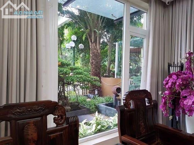 Cho thuê biệt thự full đồ cao cấp, hiện đại Palm Garden KĐT Việt Hưng, Long Biên. S: 210m2 - 1