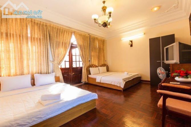 Cho thuê khách sạn 31 phòng đang kinh doanh đường Phan Văn Trị.