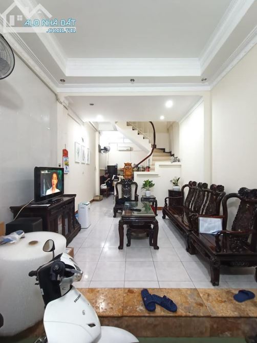 Bán nhà Đội Cấn - Ba Đình 5 Tầng 50m2 Cách phố 30m, Ngõ rộng gần ôtô tránh 8,6 tỷ