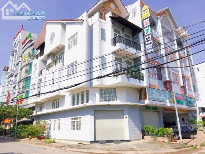 Cho thuê Nhà 450 m2 góc 2 mặt tiền gần sân vận động Cần Thơ 20 triệu