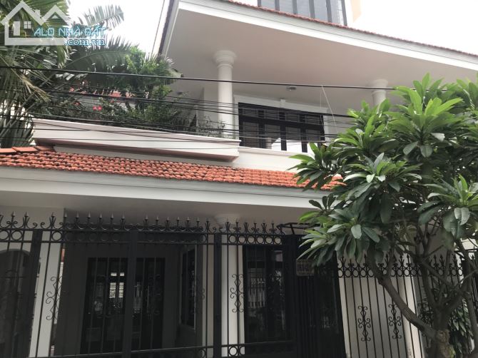 Cho Thuê Biệt Thự  Bình Giã, P13, Q.Tân Bình, DT: 10x20m, 2 lầu.