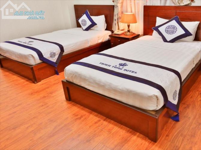 Cho thuê Khách sạn MT Phó Đức Chính (12x20m) TỔNG 85P GIÁ CHO THUÊ 50.000 USD - 4