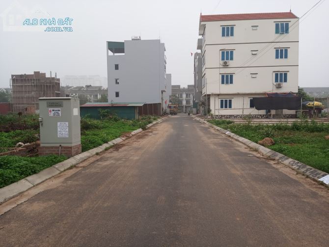 BÁN ĐẤT DỊCH VỤ VÂN CANH - HOÀI ĐỨC – KHU 6.9 HA – PHÂN LÔ, Ô TÔ, DT 70M, GIÁ 130 TRIỆU. - 2