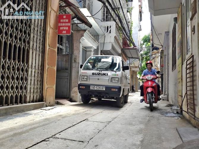 Bán nhà 5 tầng Dt 33m2 Ô tô đõ cửa Đường Giải Phóng, giá chỉ 4 tỷ 500tr - 1