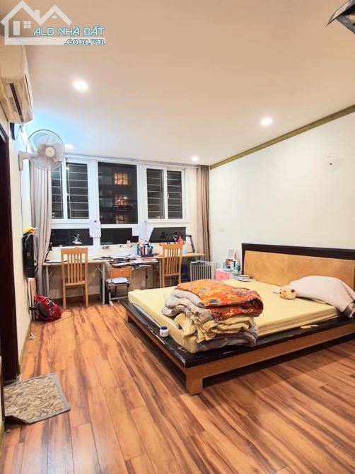 Bán nhà 5 tầng Dt 33m2 Ô tô đõ cửa Đường Giải Phóng, giá chỉ 4 tỷ 500tr - 3
