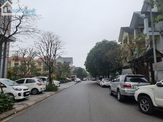 BIỆT THỰ ĐƠN LẬP SIÊU VIP - ĐẲNG CẤP NHẤT CẦU GIẤY - Ở SƯỚNG - KINH DOANH  VĂN PHÒNG ĐỈNH. - 1
