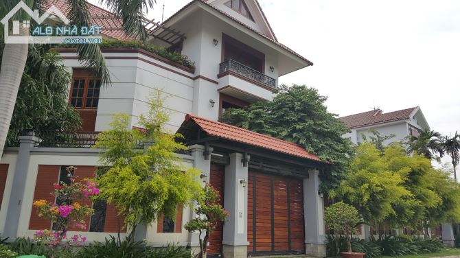 Bán biệt thự đường Trần Quốc Thảo, Quận 3, DT: 20x25, giá 82 tỷ thương lượng
