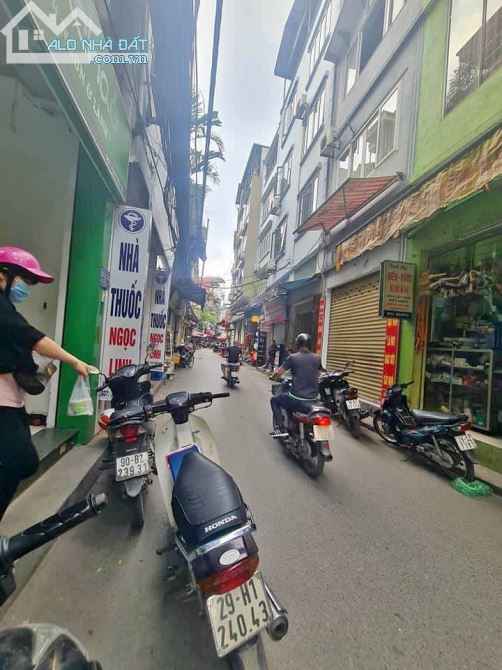 Bán nhà mặt ngõ đường Nguyễn Trãi, taxi đỗ cửa, DT 33m2 x 5 tầng, ngõ thông, giá 4,6 tỷ