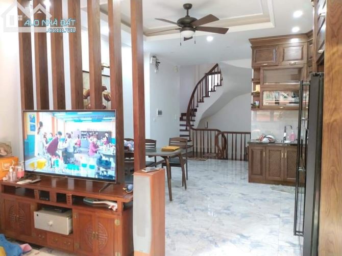 Bán Nhà Nguyễn Trãi, Thanh Xuân, Ô Tô Đỗ Cửa, Kinh Doanh 55m2x5T,MT 4,4m, Gía 8t36