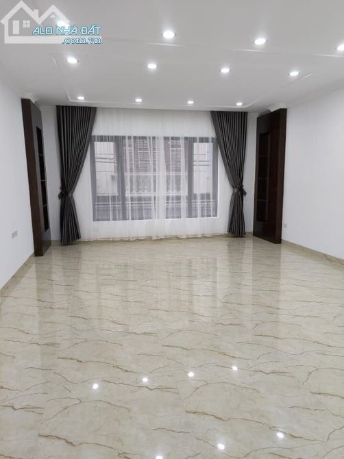 Nhà Phân Lô Ô tô tránh Thang máy KD Quận Cầu Giấy Giá nhỉnh 13 tỷ.