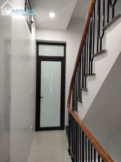 Bán Nhà Mặt Phố Hoàng Ngọc Phách 62m 5T Thang máy MT rộng Giá 22 tỷ 5. - 1