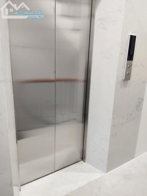 Bán Nhà Mặt Phố Hoàng Ngọc Phách 62m 5T Thang máy MT rộng Giá 22 tỷ 5. - 2