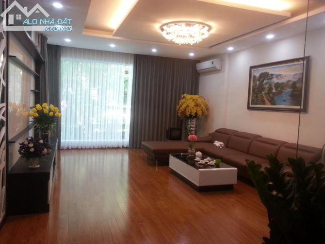 Phương Mai, phân lô, oto vào nhà, nhà mới đẹp ỏ sướng 65m, 4t, mt 5m.