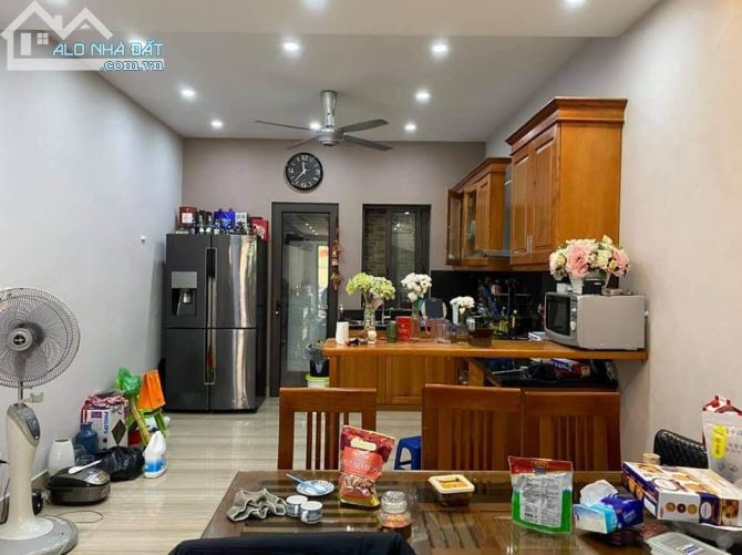 Bán nhà Đường Láng Quận Đống Đa ô tô đỗ cửa DT 40m2 x5 tầng giá 6,8 tỷ - 3