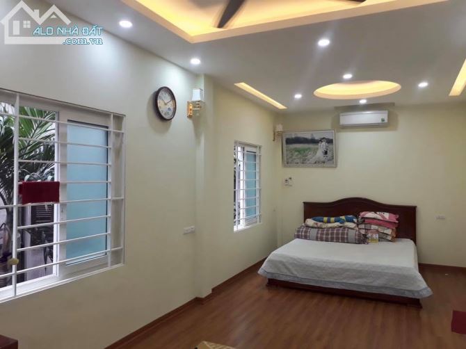 Phương Mai, phân lô, oto vào nhà, nhà mới đẹp ỏ sướng 65m, 4t, mt 5m. - 2